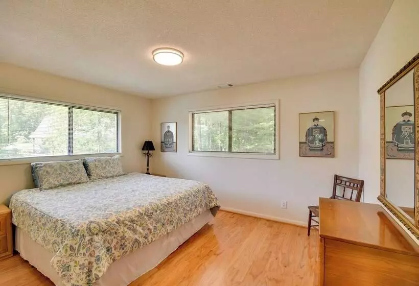 Pet Friendly Cabin W/ Dock On Lake Martin!