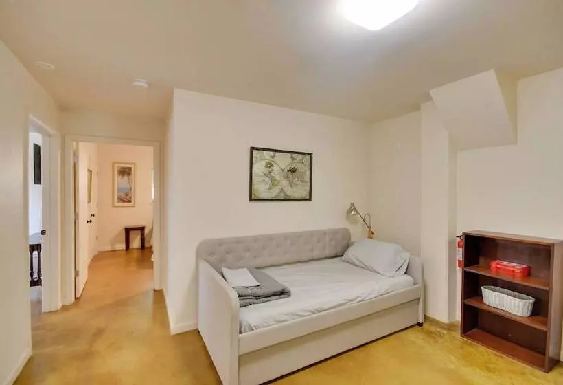 Pet Friendly Cabin W/ Dock On Lake Martin!