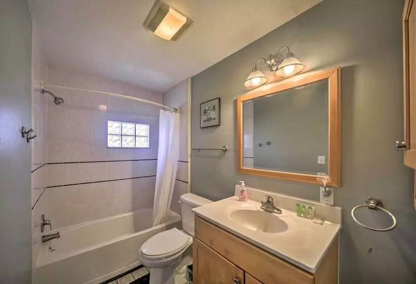 Pet Friendly Ogallala Home ~ 7 Mi To Lakefront!