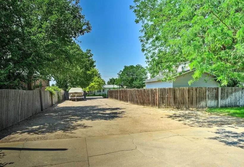Pet Friendly Ogallala Home ~ 7 Mi To Lakefront!