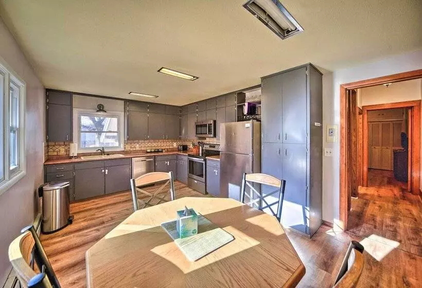 Pet Friendly Ogallala Home ~ 7 Mi To Lakefront!