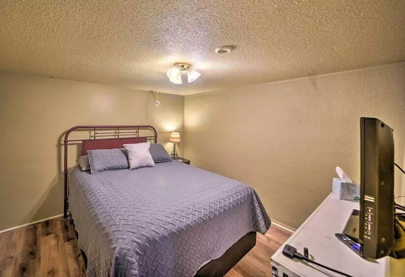 Pet Friendly Ogallala Home ~ 7 Mi To Lakefront!