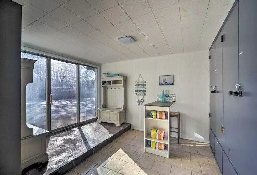 Pet Friendly Ogallala Home ~ 7 Mi To Lakefront!