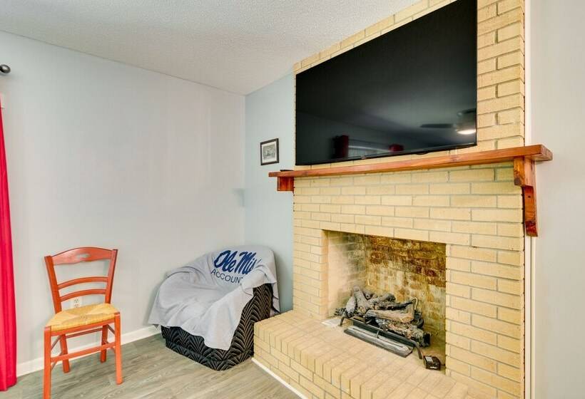 Quaint Oxford Home ~ 2 Mi To Ole Miss & The Grove!