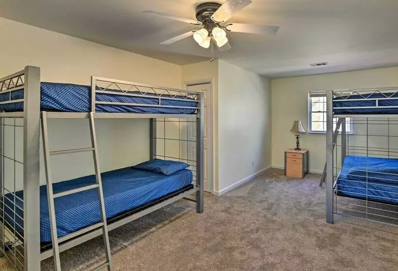 Lyles Peaceful Creekside Home: Hot Tub & Fire Pit