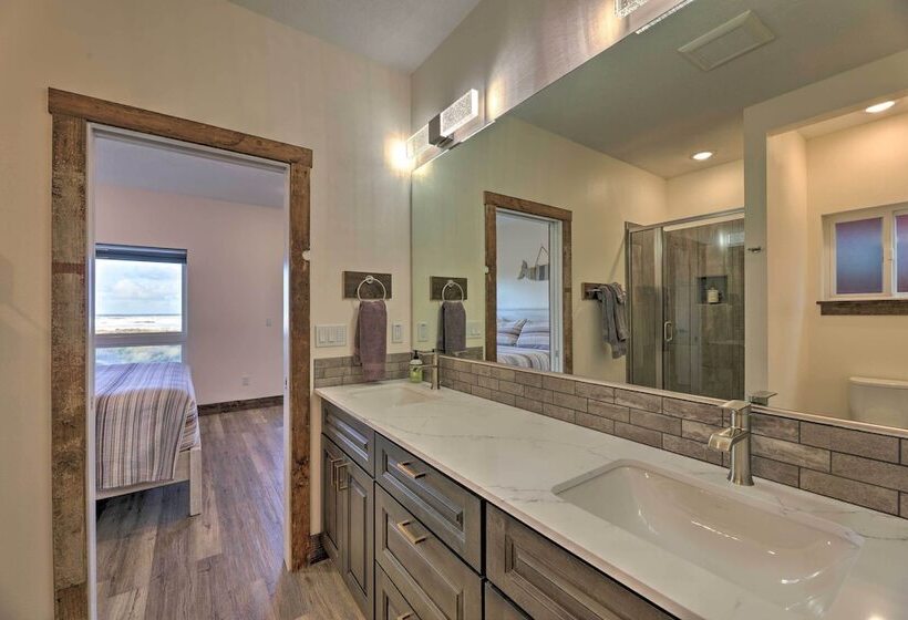 Sanderling Sea Cottages, Unit 6 W/ Beach Access!