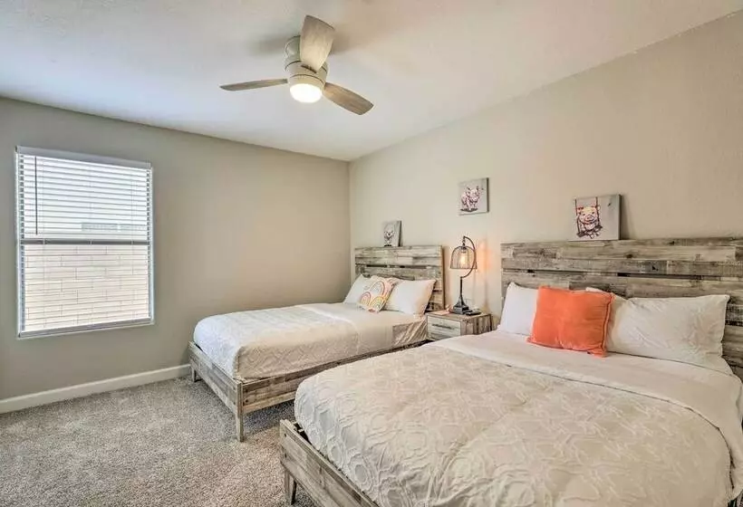 Centrally Located Gilbert Home: Patio & Grill!