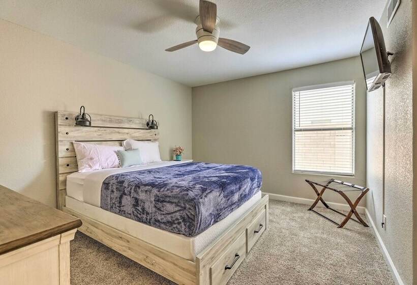 Centrally Located Gilbert Home: Patio & Grill!