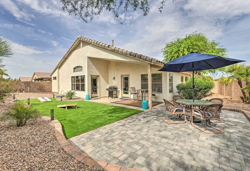 Centrally Located Gilbert Home: Patio & Grill!