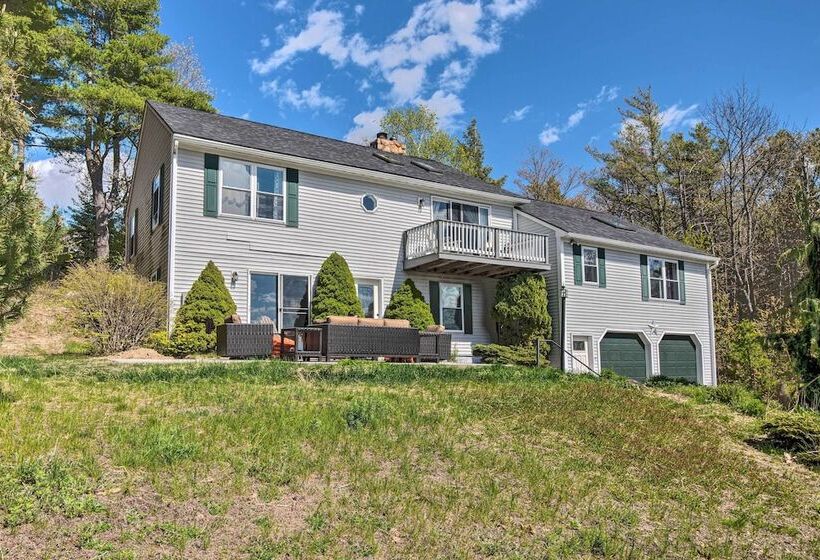 Spacious Gilford Home 2 Mi To Lake Winnipesaukee!
