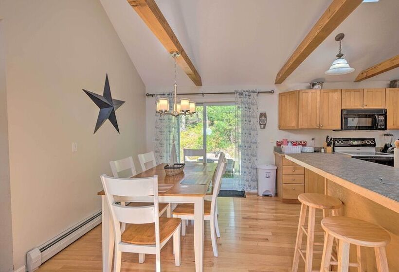 Spacious Gilford Home 2 Mi To Lake Winnipesaukee!