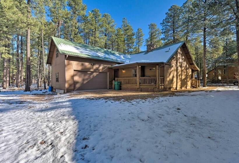 Spacious Pinetop Country Club Cabin W/ Deck!