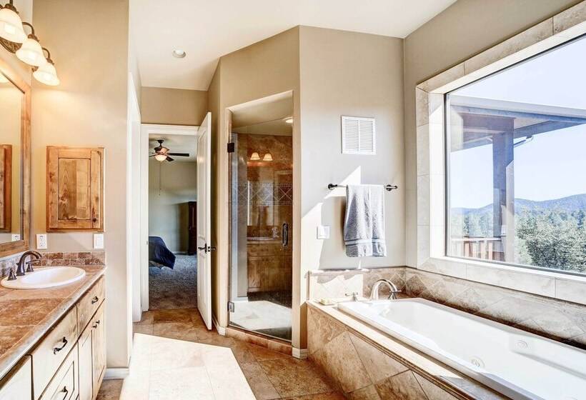 Star Valley Retreat W/ Hot Tub Near Hiking