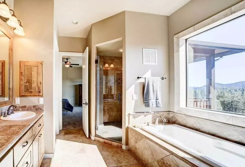 Star Valley Retreat W/ Hot Tub   Near Hiking