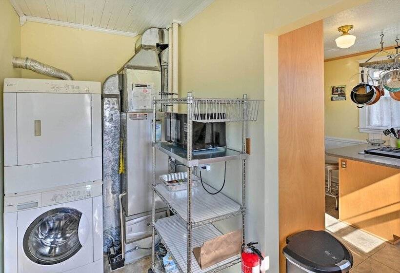 Sunny & Central Everett Home < 1 Mile To Dtwn!