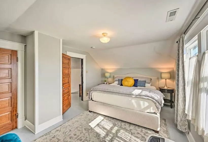 Sunny & Central Everett Home < 1 Mile To Dtwn!