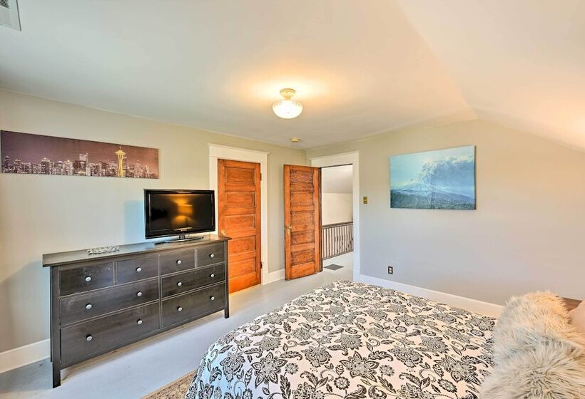 Sunny & Central Everett Home < 1 Mile To Dtwn!