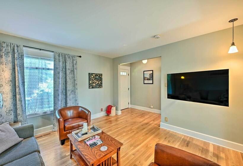 Sunny & Central Everett Home < 1 Mile To Dtwn!