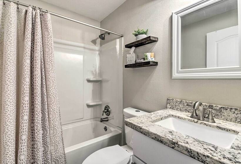 Tempe Home W/ Outdoor Pool, Near Stadiums & Asu!