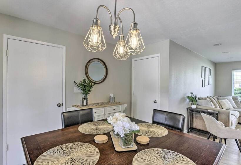 Tempe Home W/ Outdoor Pool, Near Stadiums & Asu!