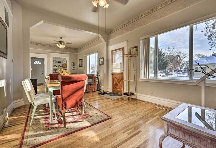 The Diamond Bungalow    Cozy Caldwell Home!