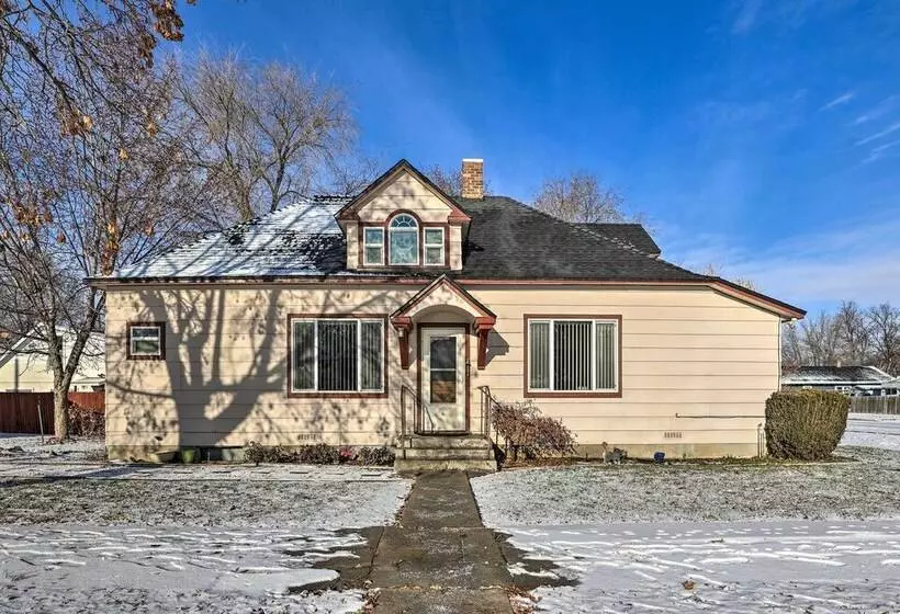 The Diamond Bungalow    Cozy Caldwell Home!