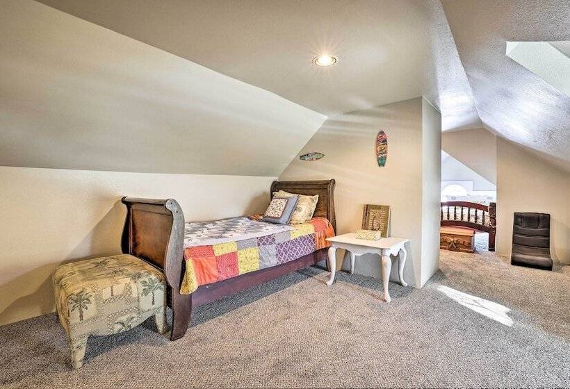 The Diamond Bungalow    Cozy Caldwell Home!