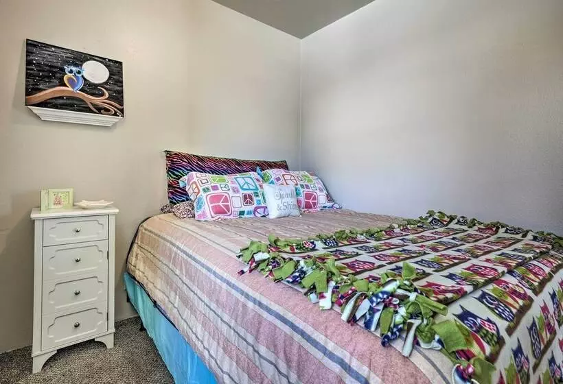 The Diamond Bungalow    Cozy Caldwell Home!