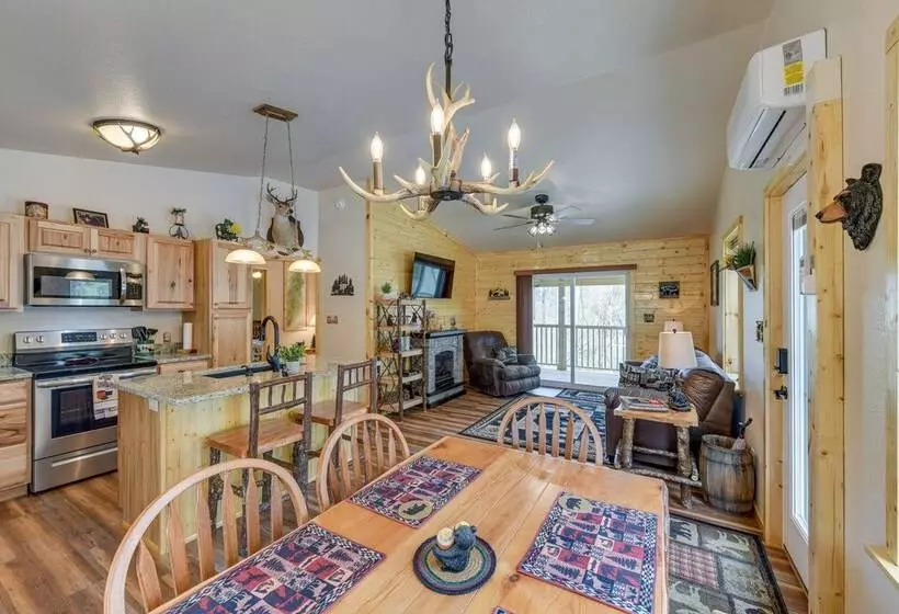 Scenic Murphy Cabin W/ Hot Tub, Fire Pit & Views