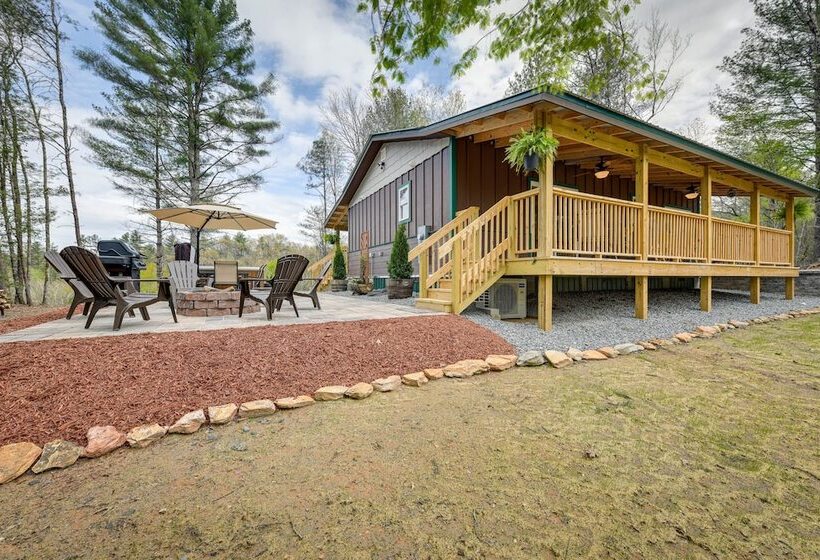 Scenic Murphy Cabin W/ Hot Tub, Fire Pit & Views