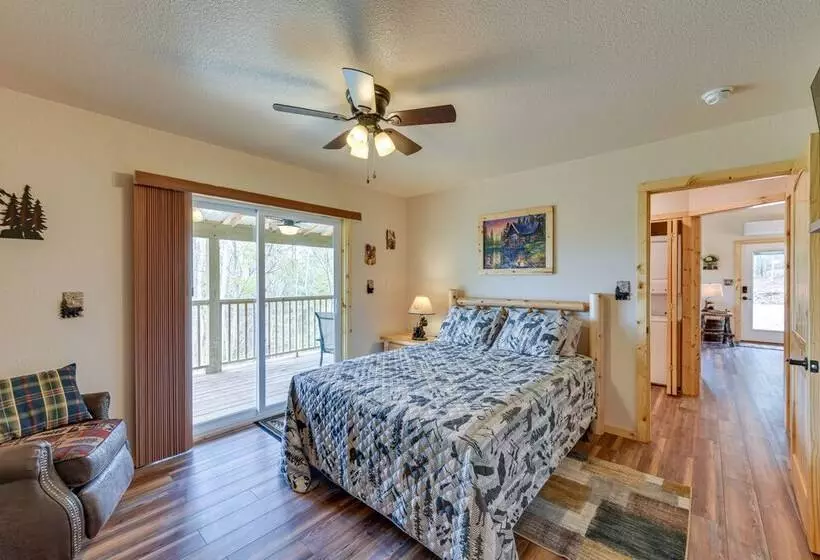 Scenic Murphy Cabin W/ Hot Tub, Fire Pit & Views