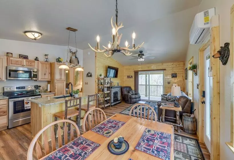 Scenic Murphy Cabin W/ Hot Tub, Fire Pit & Views