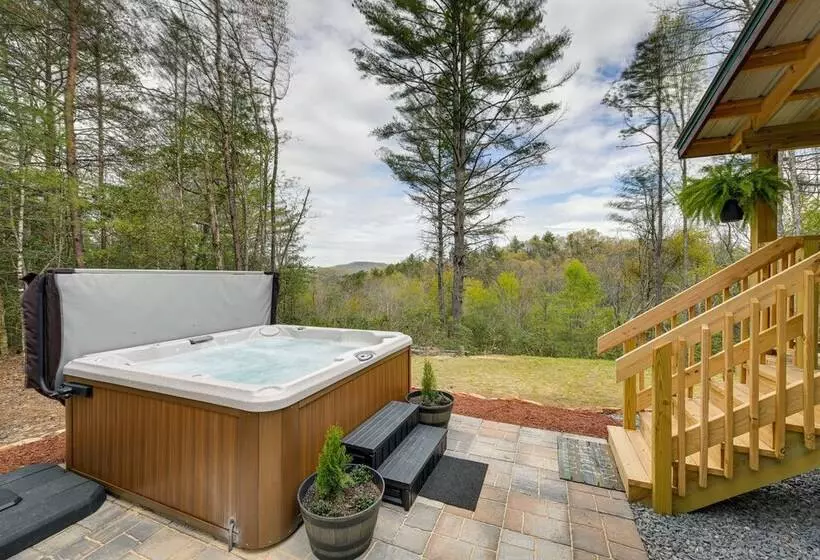 Scenic Murphy Cabin W/ Hot Tub, Fire Pit & Views