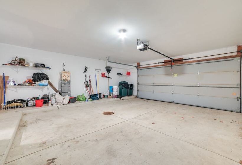 Near Ski Resorts: Harbor Springs Home W/ Fire Pit!