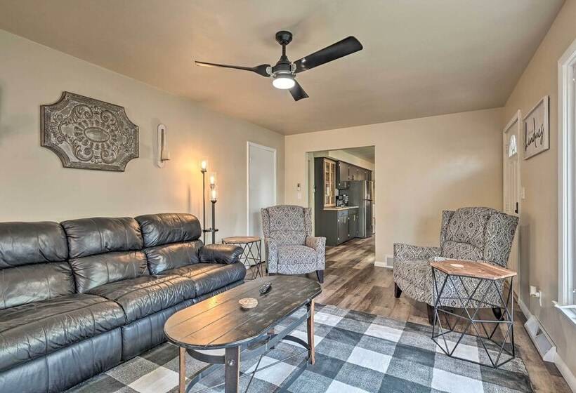 Updated Pet Friendly Home   9 Mi To Ski Area!