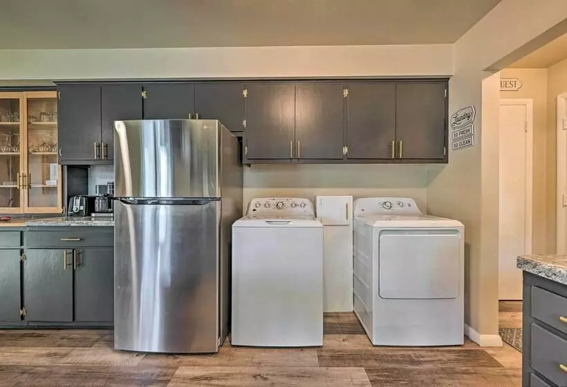 Updated Pet Friendly Home   9 Mi To Ski Area!