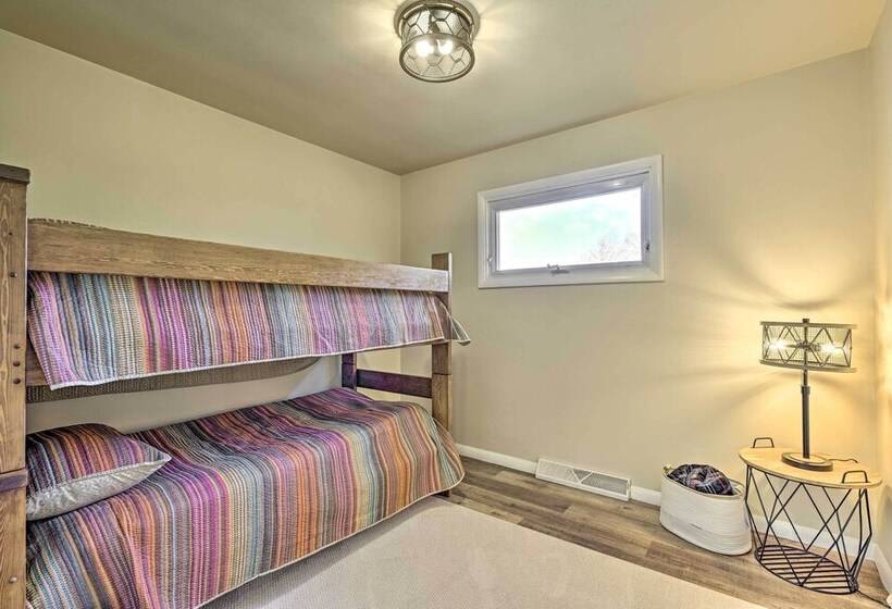 Updated Pet Friendly Home   9 Mi To Ski Area!