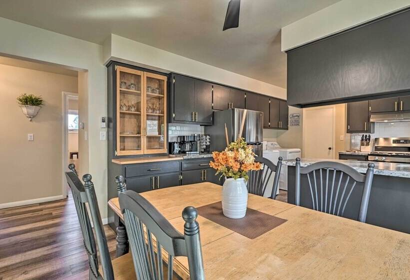 Updated Pet Friendly Home   9 Mi To Ski Area!