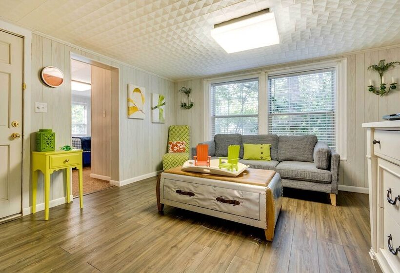 Waterfront Hot Springs Oasis 6 Mi To Downtown!