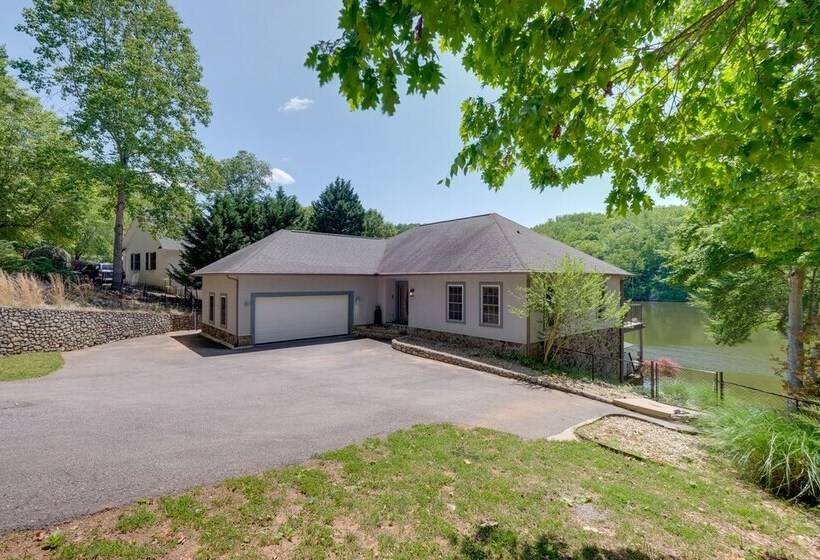 Waterfront Smith Mountain Lake Home W/ Boat Dock!