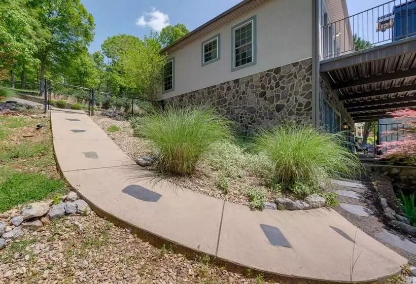 Waterfront Smith Mountain Lake Home W/ Boat Dock!