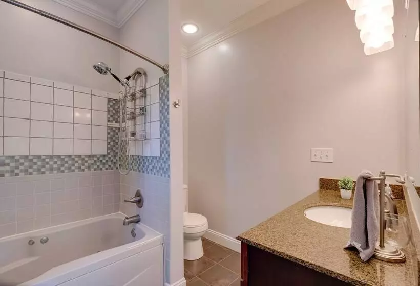 Waterfront Smith Mountain Lake Home W/ Boat Dock!