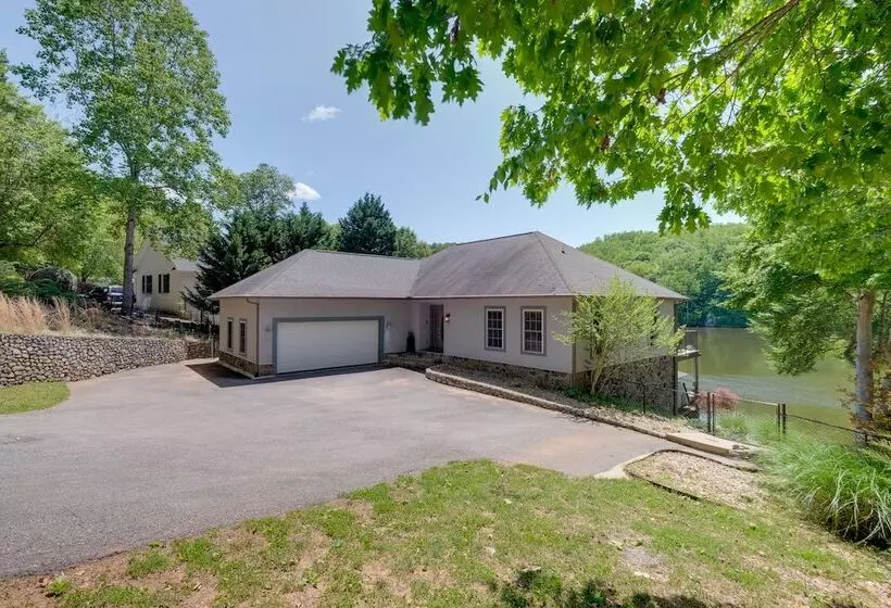 Waterfront Smith Mountain Lake Home W/ Boat Dock!