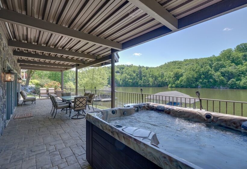 Waterfront Smith Mountain Lake Home W/ Boat Dock!
