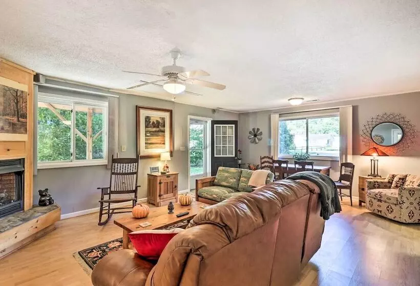 Waynesville Creekside Cottage: Outdoor Relaxation!