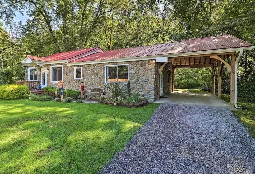 Waynesville Creekside Cottage: Outdoor Relaxation!