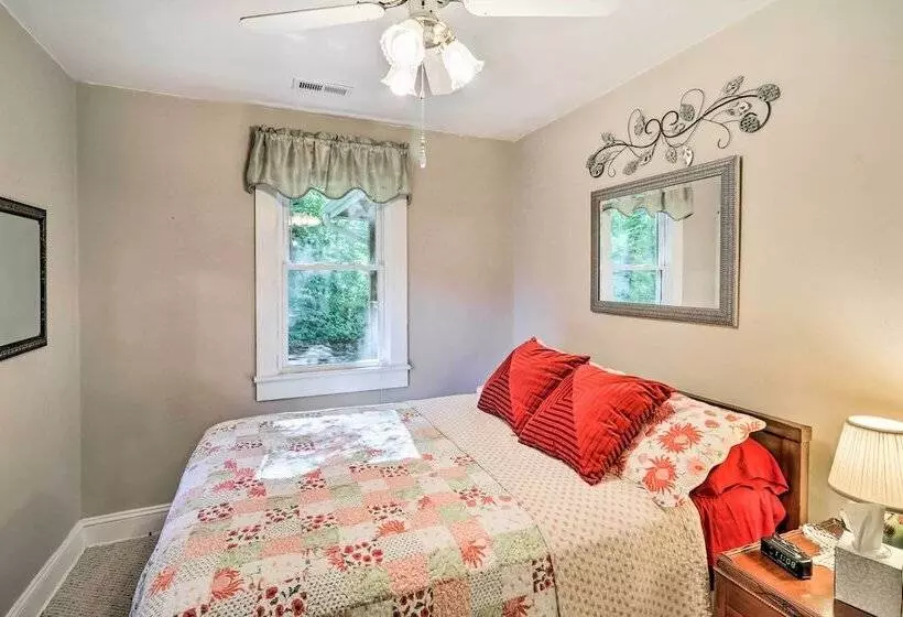 Waynesville Creekside Cottage: Outdoor Relaxation!