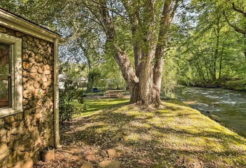 Waynesville Creekside Cottage: Outdoor Relaxation!