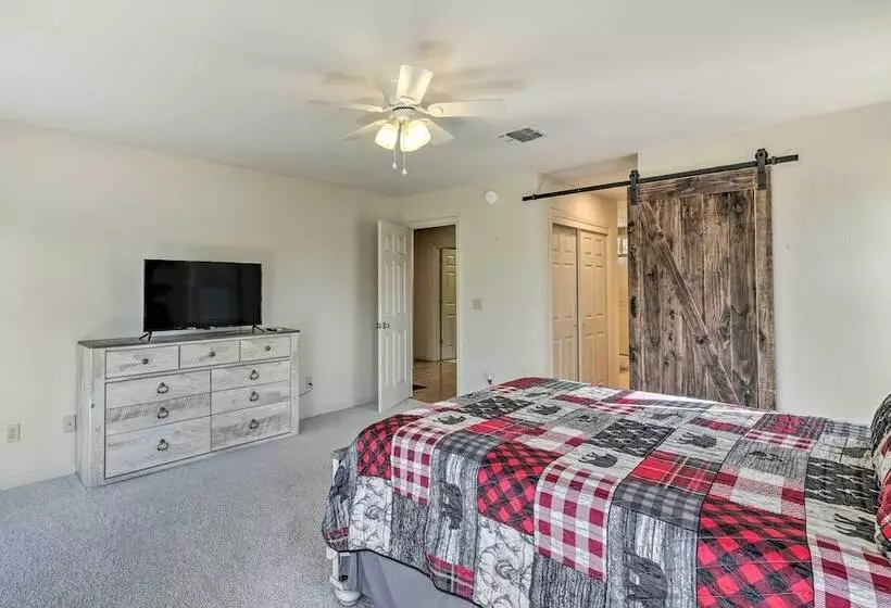 Woodsy Groveland Cabin W/ Deck < 3 Mi To Lake