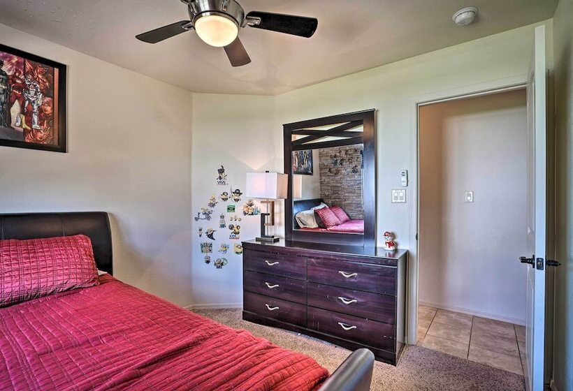 Yuma Family Home W/ Covered Patio + Grill!